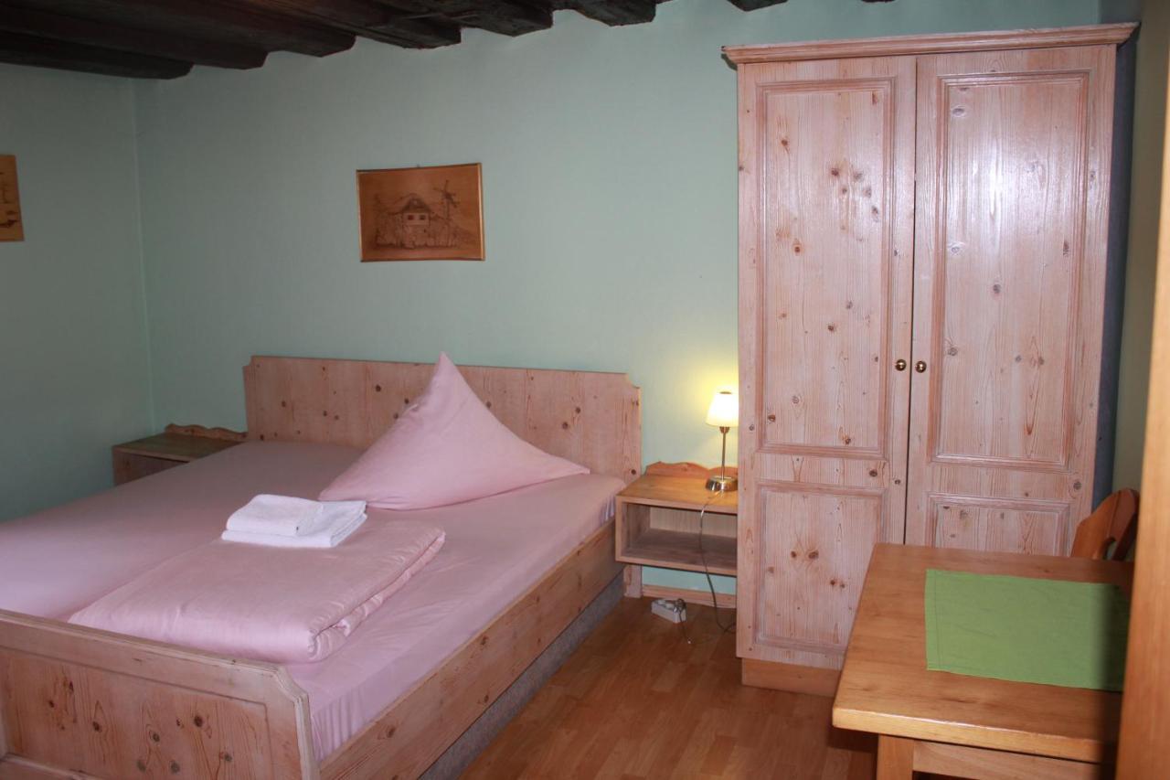 Hotel Zur Friedenslinde ニュルンベルク エクステリア 写真