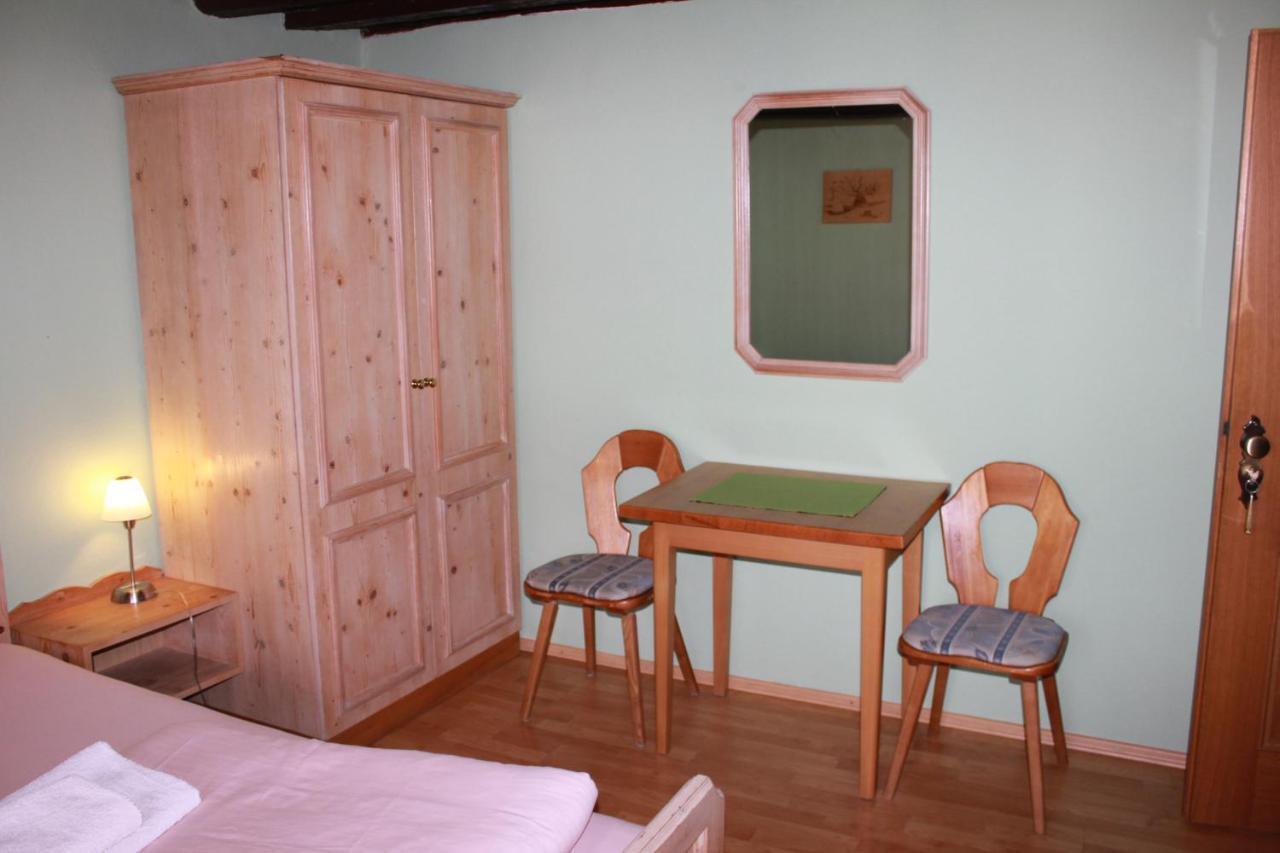 Hotel Zur Friedenslinde ニュルンベルク エクステリア 写真